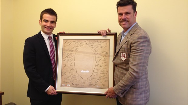Matthew Dubé rencontre le cofondateur de MOvember